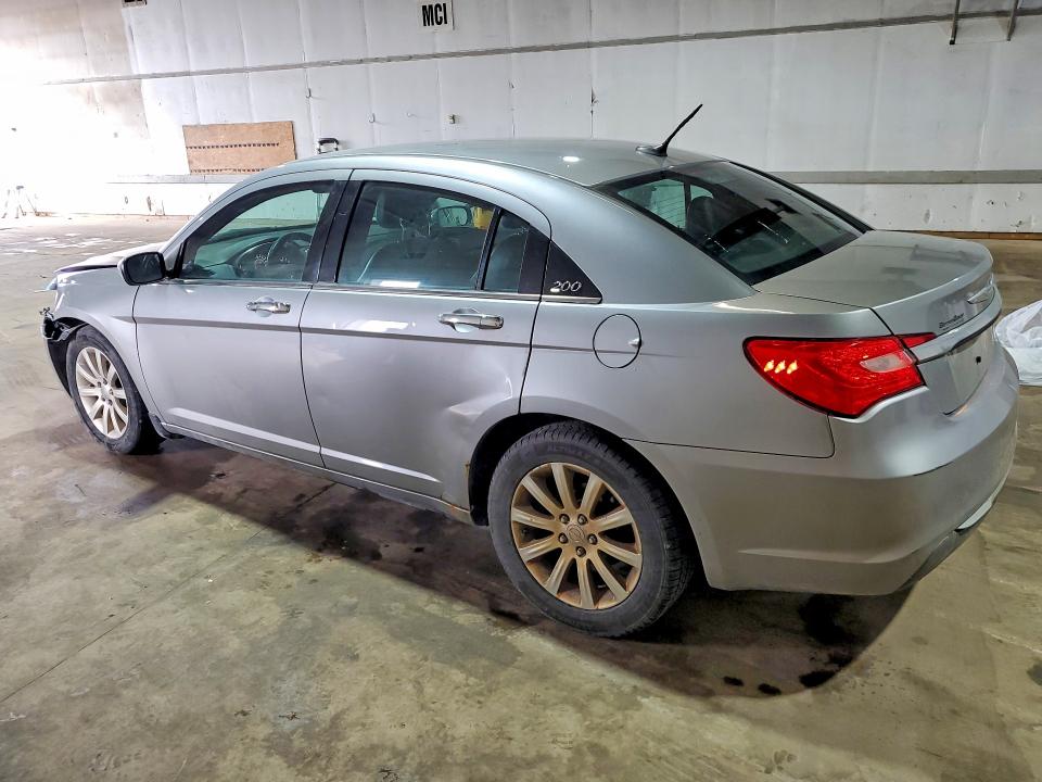 49546806 :رقم المزاد ، 1C3CCBCG4EN198668 vin ، 2014 Chrysler 200 مزاد بيع