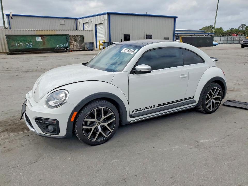 50582926 :رقم المزاد ، 3VWS17AT4GM633788 vin ، 2016 Volkswagen Beetle مزاد بيع