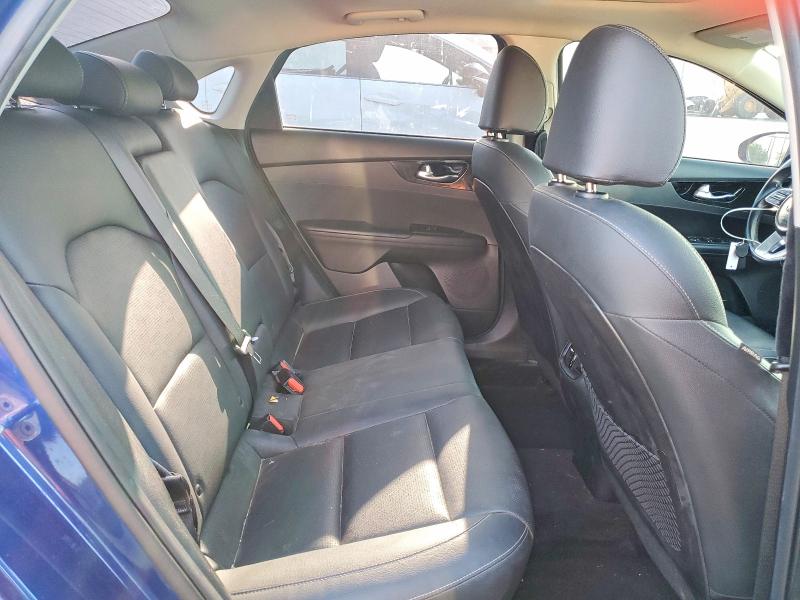 48873216 :رقم المزاد ، 3KPF54AD7ME387406 vin ، 2021 Kia Forte مزاد بيع