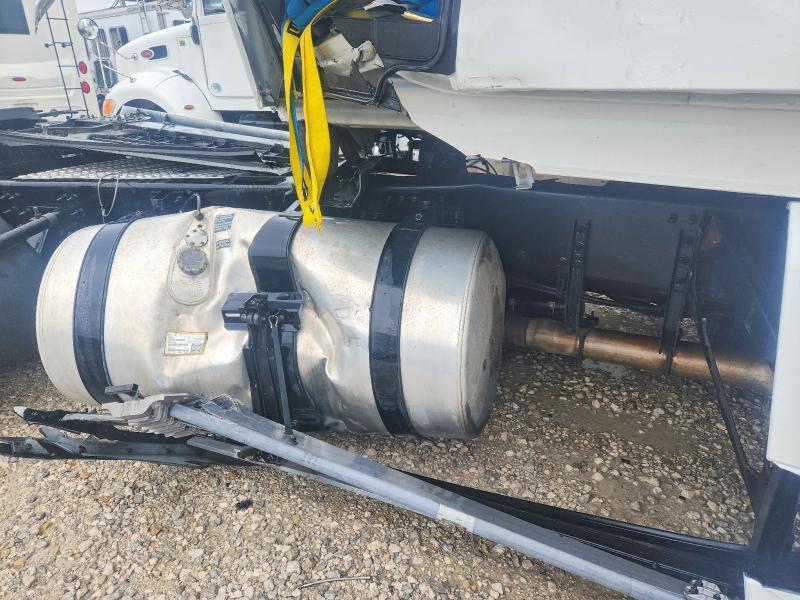 50449266 :رقم المزاد ، 4V4NC9EH1SN683885 vin ، 2025 Volvo Transport مزاد بيع