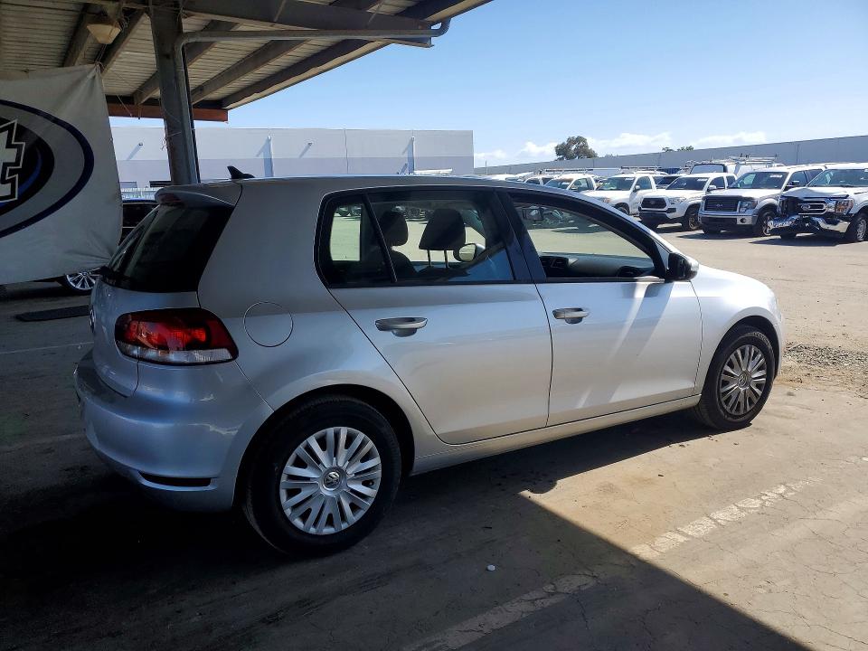 51504546 :رقم المزاد ، WVWDB7AJ7DW017523 vin ، 2013 Volkswagen Golf مزاد بيع
