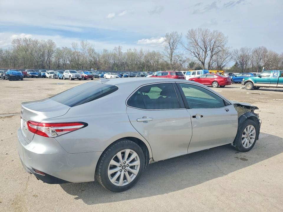 Продаж на аукціоні авто 2019 Toyota Camry, vin: 4T1B11HK1KU226332, номер лоту: 49893916