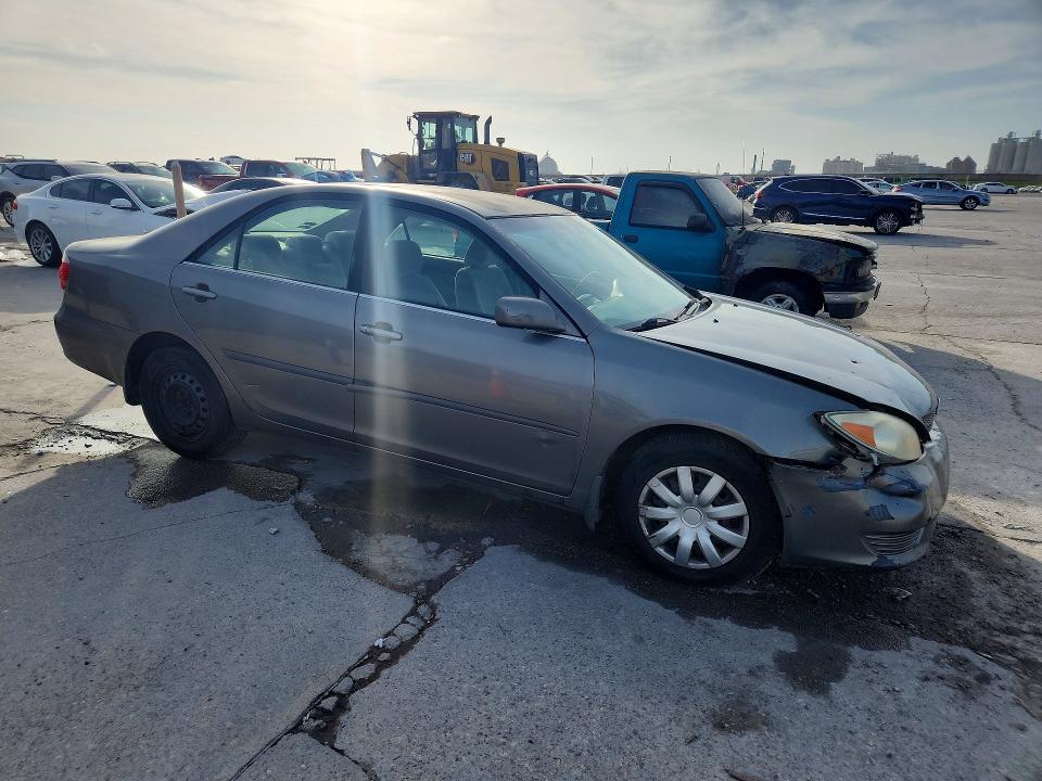61665516 :رقم المزاد ، 4T1BE32K16U661740 vin ، 2006 Toyota Camry مزاد بيع