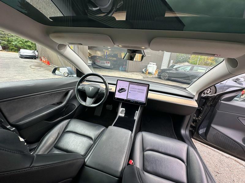 51422386 :رقم المزاد ، 5YJ3E1EB1JF119421 vin ، 2018 Tesla Model 3 مزاد بيع
