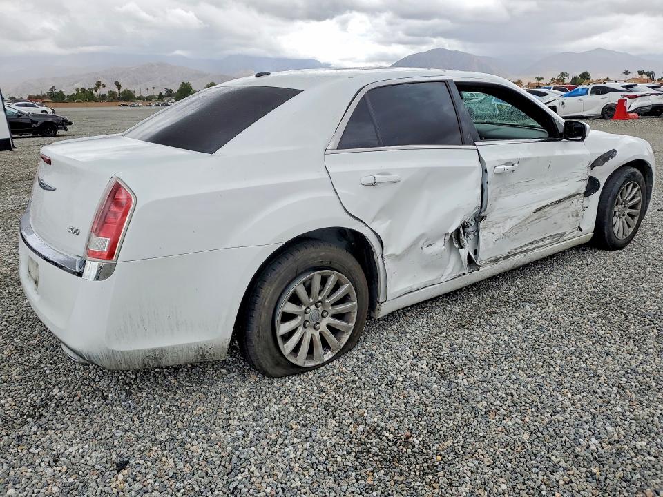 2014 Chrysler 300 მანქანა იყიდება აუქციონზე, vin: 2C3CCAAG6EH382631, აუქციონის ნომერი: 49609036