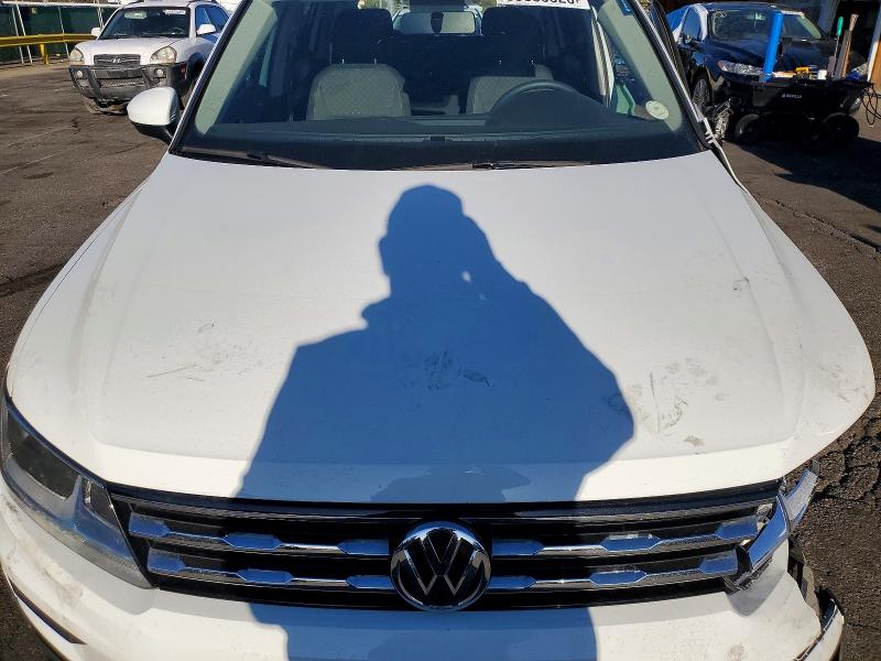 Продаж на аукціоні авто 2018 Volkswagen Tiguan, vin: 3VV0B7AX5JM028455, номер лоту: 50688326