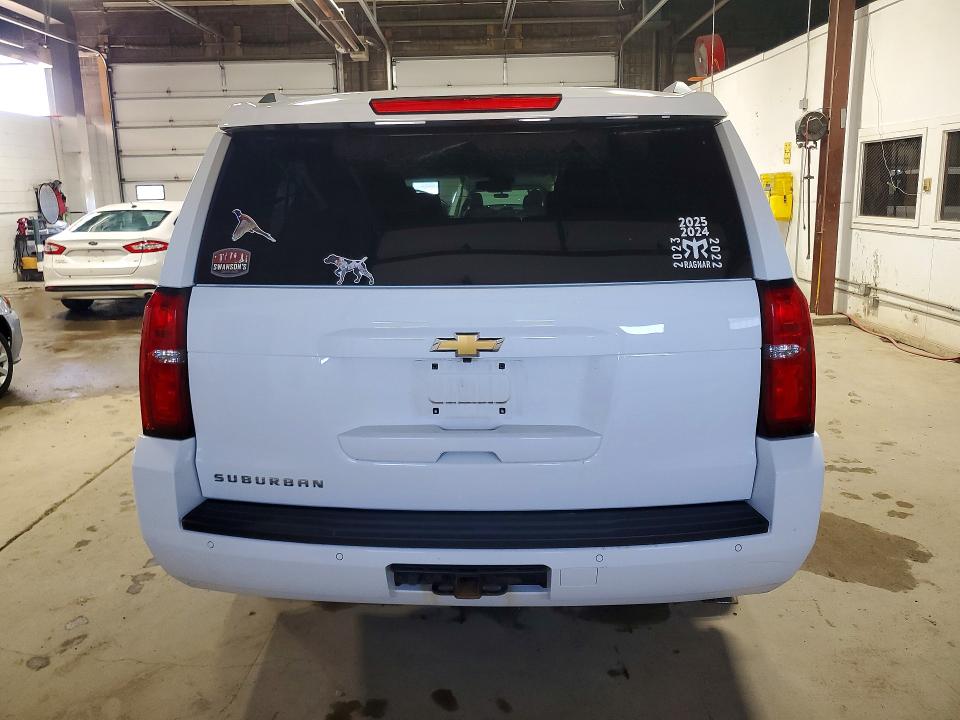 Продажа на аукционе авто 2016 Chevrolet Suburban, vin: 1GNSKHKC7GR456597, номер лота: 51242296