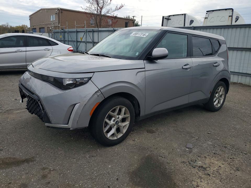 2023 Kia Soul მანქანა იყიდება აუქციონზე, vin: KNDJ23AU0P7881088, აუქციონის ნომერი: 49817316