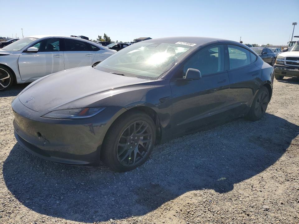 Auction sale of the 2025 Tesla Model 3, vin: 5YJ3E1EB3SF885636, lot number: 51359656