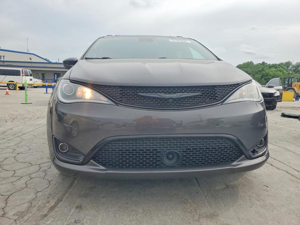 51345826 :رقم المزاد ، 2C4RC1BGXKR652387 vin ، 2019 Chrysler Pacifica مزاد بيع
