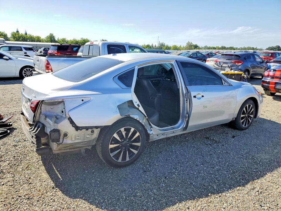 2018 Nissan Altima მანქანა იყიდება აუქციონზე, vin: 1N4AL3AP1JC215420, აუქციონის ნომერი: 51022456
