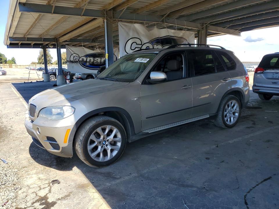 51186106 :رقم المزاد ، 5UXZV4C54BL738911 vin ، 2011 Bmw X5 مزاد بيع