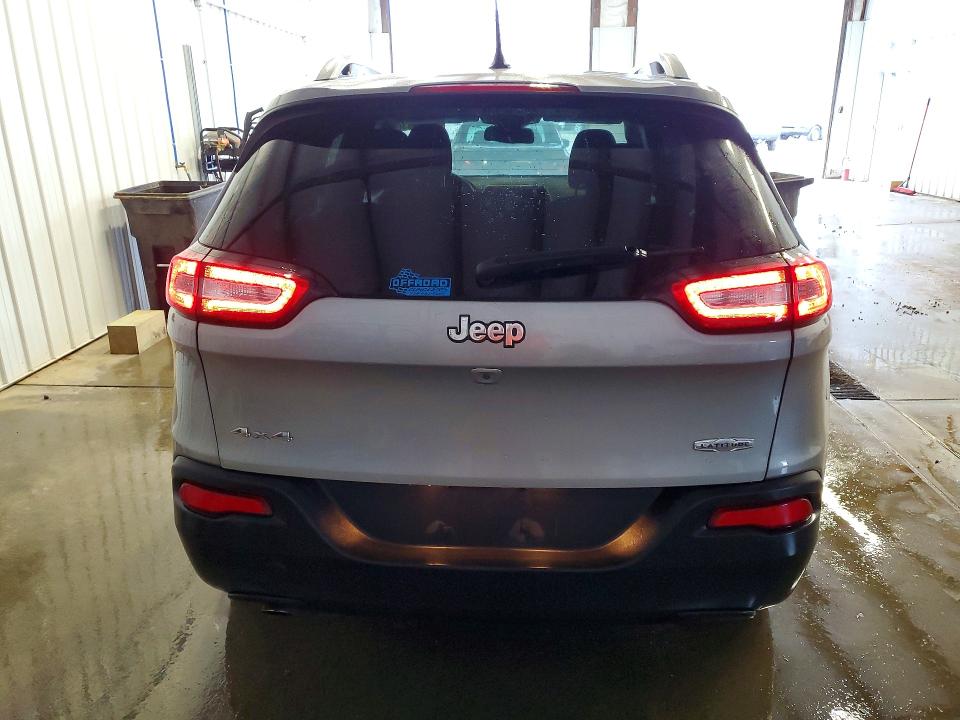 48589836 :رقم المزاد ، 1C4PJMCB2GW286487 vin ، 2016 Jeep Cherokee مزاد بيع