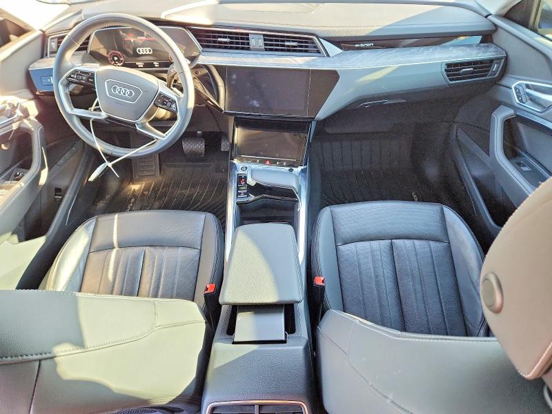 Aukcja sprzedaży 2021 Audi E-tron, vin: WA1LAAGEXMB010704, numer aukcji: 49129056