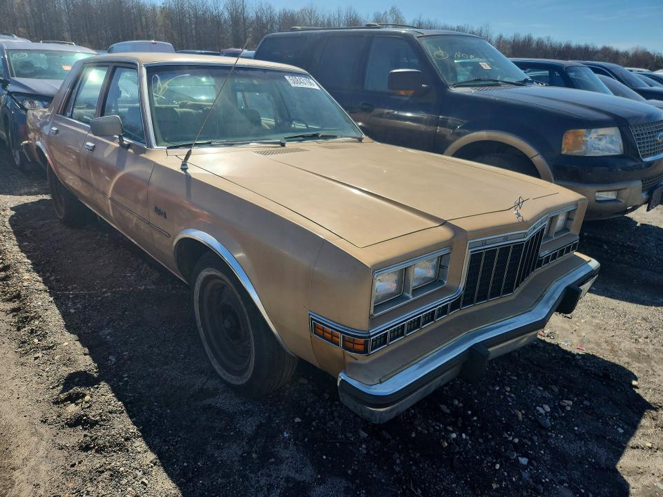 1983 Dodge Diplomat მანქანა იყიდება აუქციონზე, vin: 2B3BG26H2DR125396, აუქციონის ნომერი: 50843196