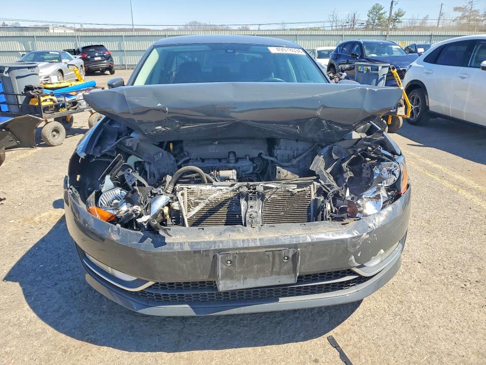 49078036 :رقم المزاد ، 1VWBT7A3XFC105067 vin ، 2015 Volkswagen Passat مزاد بيع
