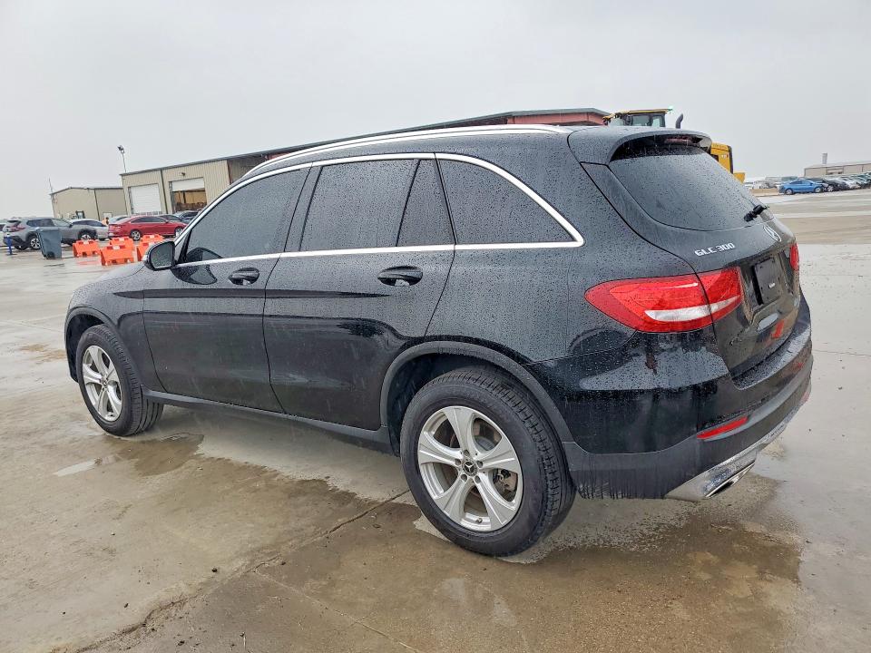 51499736 :رقم المزاد ، WDC0G4JB5HF227660 vin ، 2017 Mercedes-benz Glc مزاد بيع