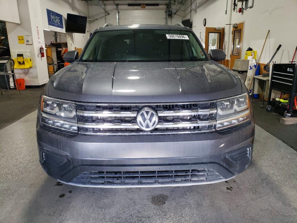 50676096 :رقم المزاد ، 1V2HR2CAXJC501985 vin ، 2018 Volkswagen Atlas مزاد بيع