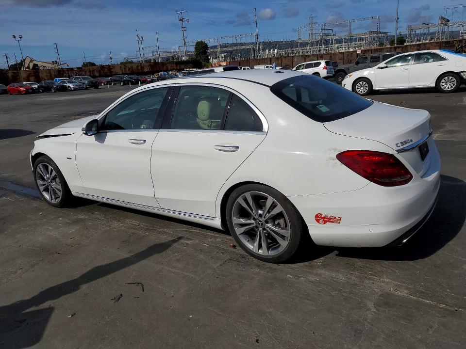 2018 Mercedes-benz C მანქანა იყიდება აუქციონზე, vin: 55SWF4HB6JU237180, აუქციონის ნომერი: 50829576