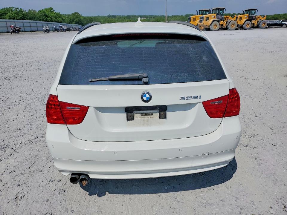 51357556 :رقم المزاد ، WBAUT9C50BA191546 vin ، 2011 Bmw 328 مزاد بيع
