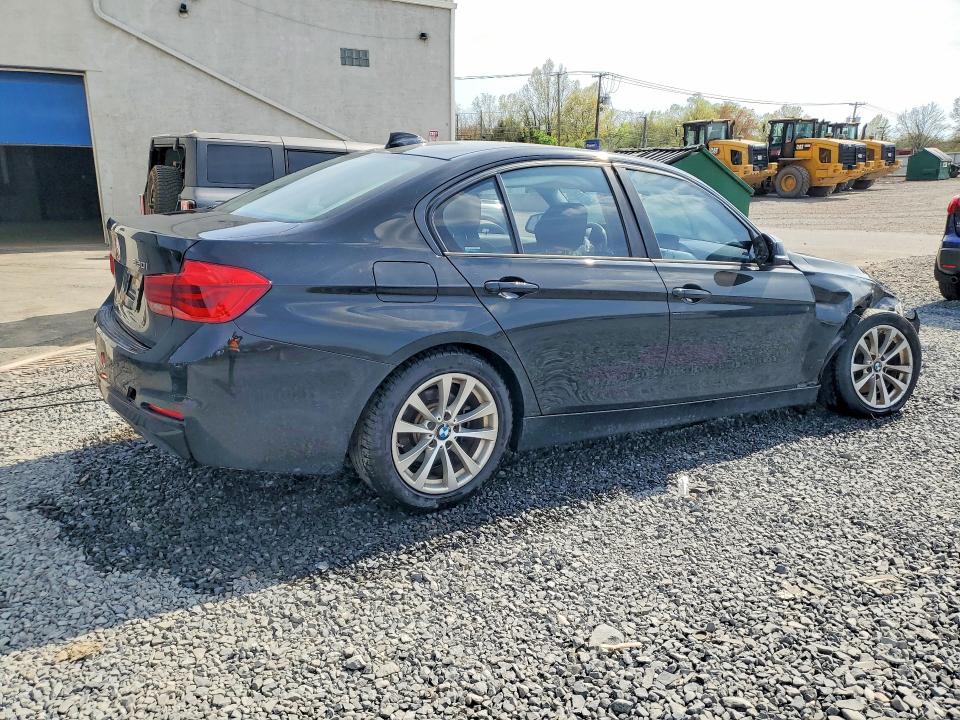 2017 Bmw 320 მანქანა იყიდება აუქციონზე, vin: WBA8E5G56HNU41985, აუქციონის ნომერი: 50160116