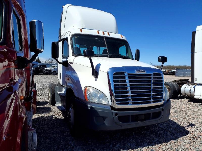 50617216 :رقم المزاد ، 1FUBGEDV9HLHL6948 vin ، 2016 Freightliner Cascadia 125 مزاد بيع