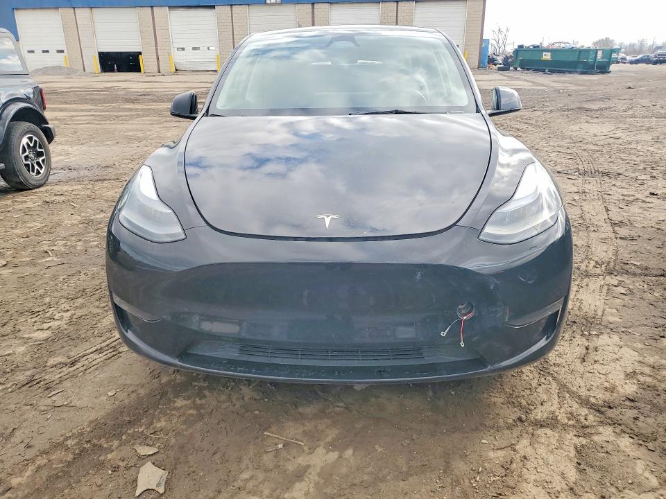 49555406 :رقم المزاد ، 7SAYGDEF8PF811465 vin ، 2023 Tesla Model Y مزاد بيع