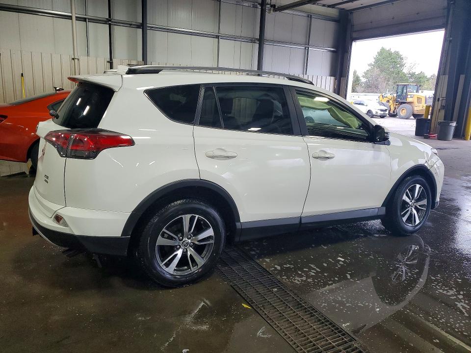 Продаж на аукціоні авто 2018 Toyota Rav4, vin: JTMRFREV4JJ746168, номер лоту: 50500336