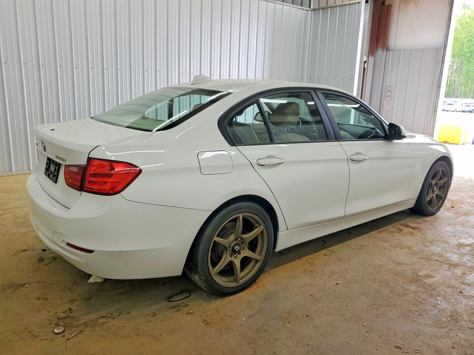 2013 Bmw 328 მანქანა იყიდება აუქციონზე, vin: WBA3B3C58DF542480, აუქციონის ნომერი: 48976156