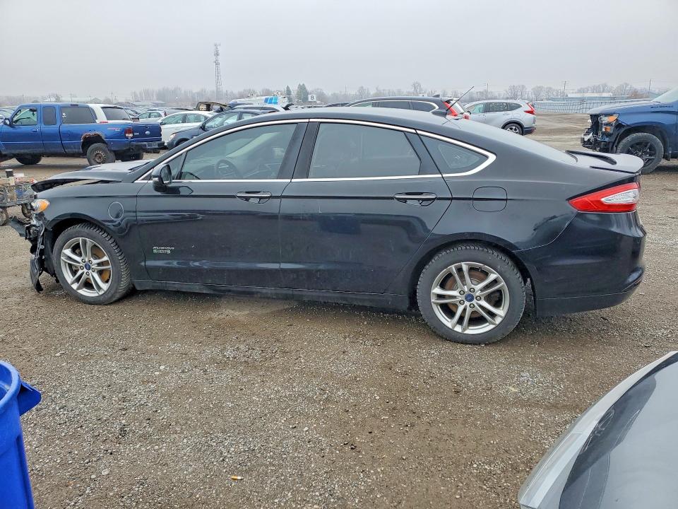 48139566 :رقم المزاد ، 3FA6P0SU8GR371932 vin ، 2016 Ford Fusion مزاد بيع