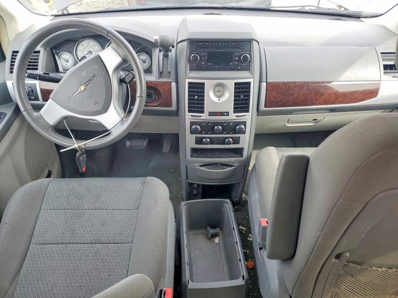48422586 :رقم المزاد ، 2A4RR5D17AR415489 vin ، 2010 Chrysler Town & Country مزاد بيع