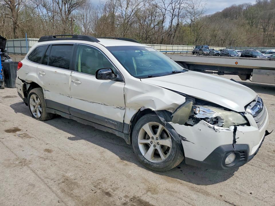 2014 Subaru Outback მანქანა იყიდება აუქციონზე, vin: 4S4BRBCC5E3200177, აუქციონის ნომერი: 49923006