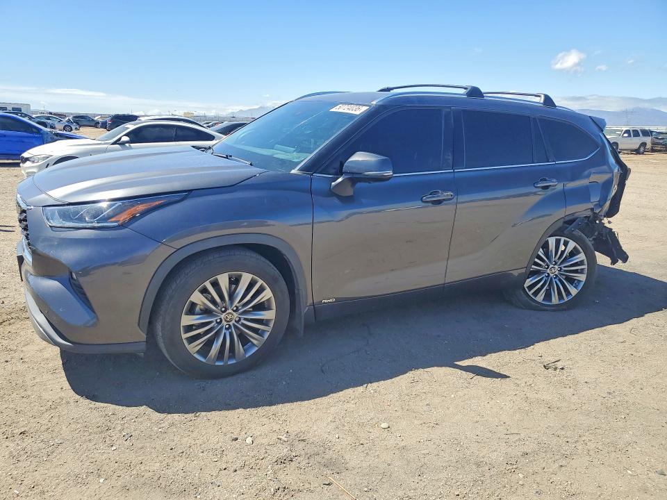 2023 Toyota Highlander Hybrid მანქანა იყიდება აუქციონზე, vin: 5TDEBRCH1PS107703, აუქციონის ნომერი: 50724036