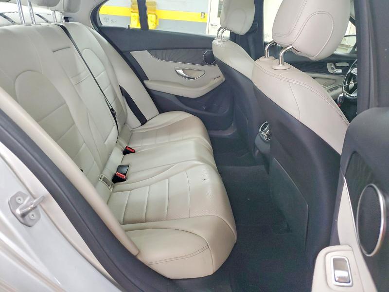 51827446 :رقم المزاد ، 55SWF4KB3GU175335 vin ، 2016 Mercedes-benz C مزاد بيع