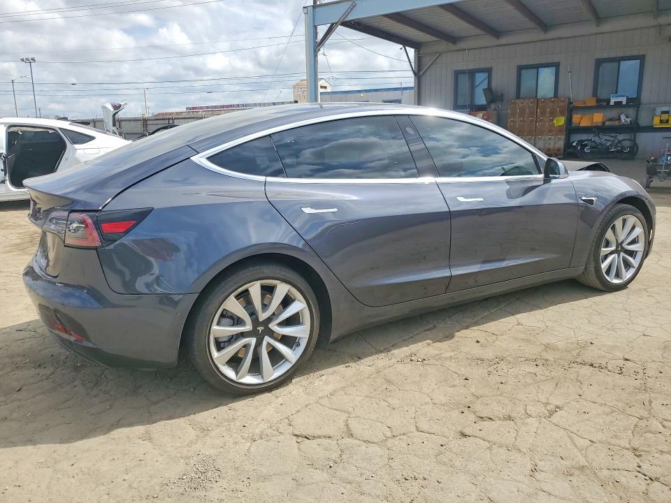 2018 Tesla Model 3 მანქანა იყიდება აუქციონზე, vin: 5YJ3E1EB7JF185262, აუქციონის ნომერი: 47702326