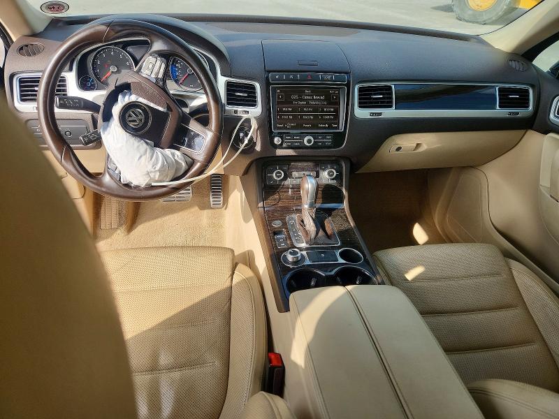 48259636 :رقم المزاد ، WVGGF7BP7HD004689 vin ، 2017 Volkswagen Touareg مزاد بيع