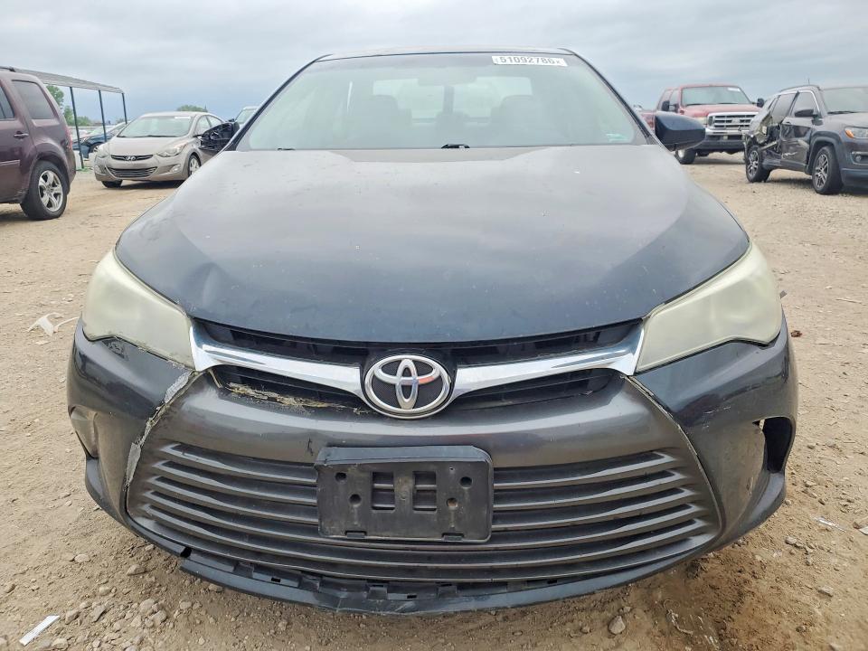 51092786 :رقم المزاد ، 4T4BF1FK1FR472474 vin ، 2015 Toyota Camry مزاد بيع
