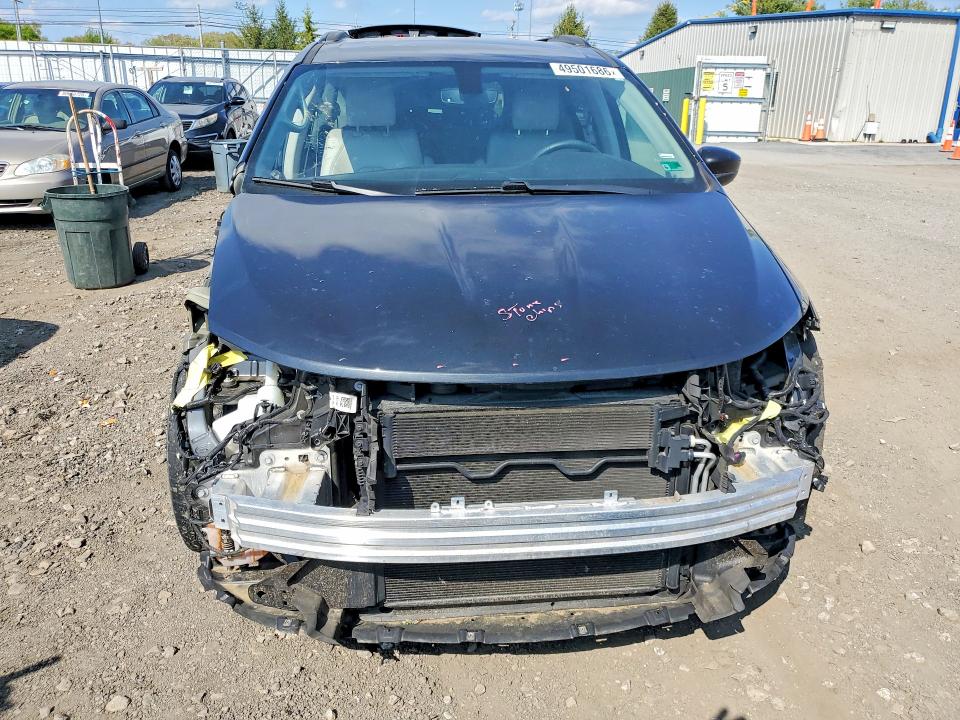49501686 :رقم المزاد ، 2C4RC1DG6MR569670 vin ، 2021 Chrysler Voyager مزاد بيع