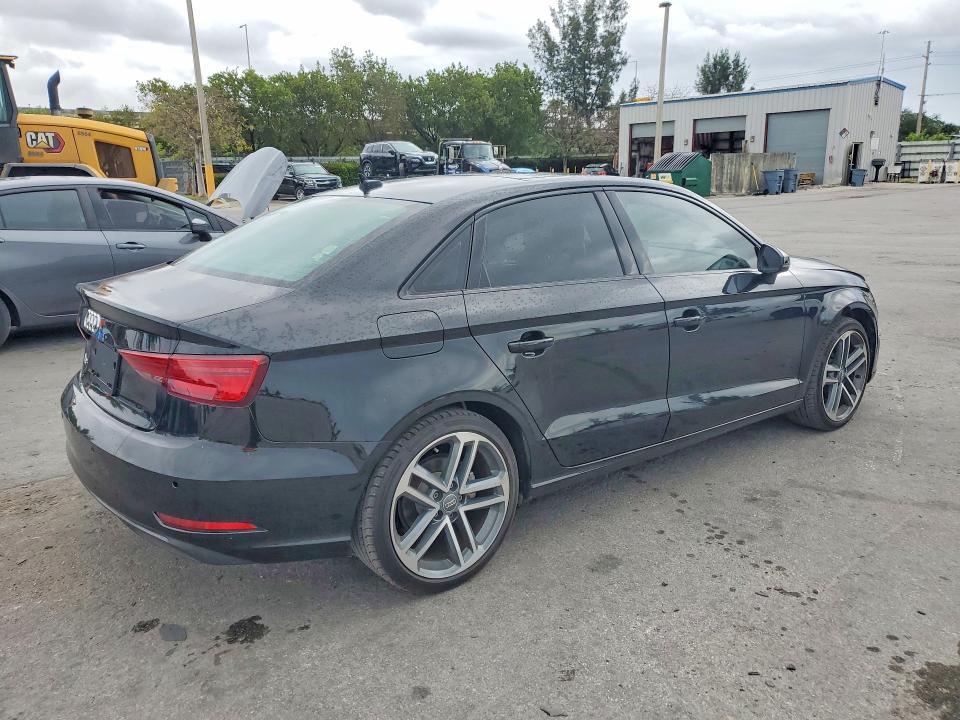 51324486 :رقم المزاد ، WAUAUGFF7LA003339 vin ، 2020 Audi A3 مزاد بيع