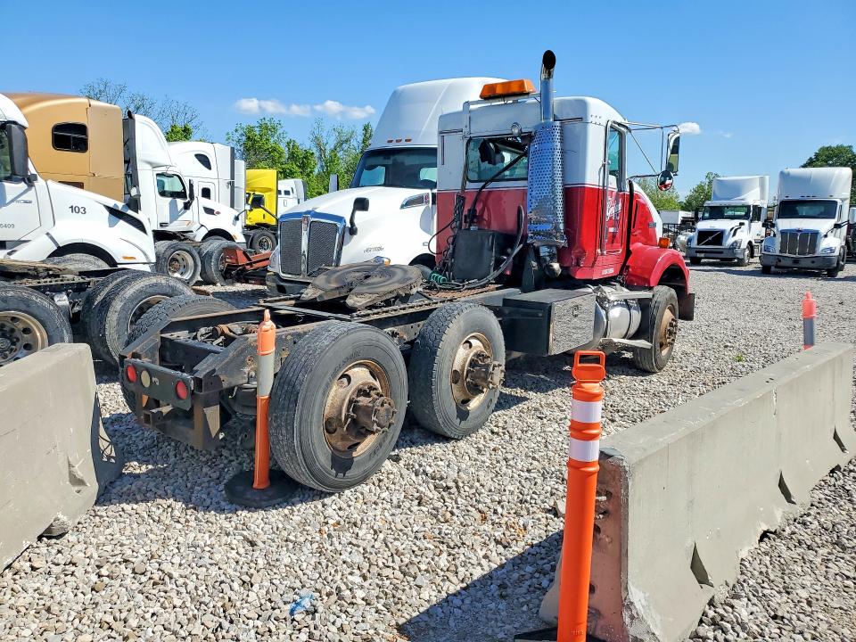 Продажа на аукционе авто 2000 Kenworth Construction, vin: 1XKDD09X2YJ831077, номер лота: 48779056