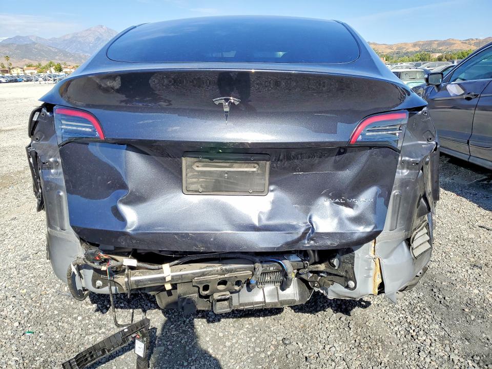 2024 Tesla Model Y მანქანა იყიდება აუქციონზე, vin: 7SAYGDEE8RF081616, აუქციონის ნომერი: 51201046
