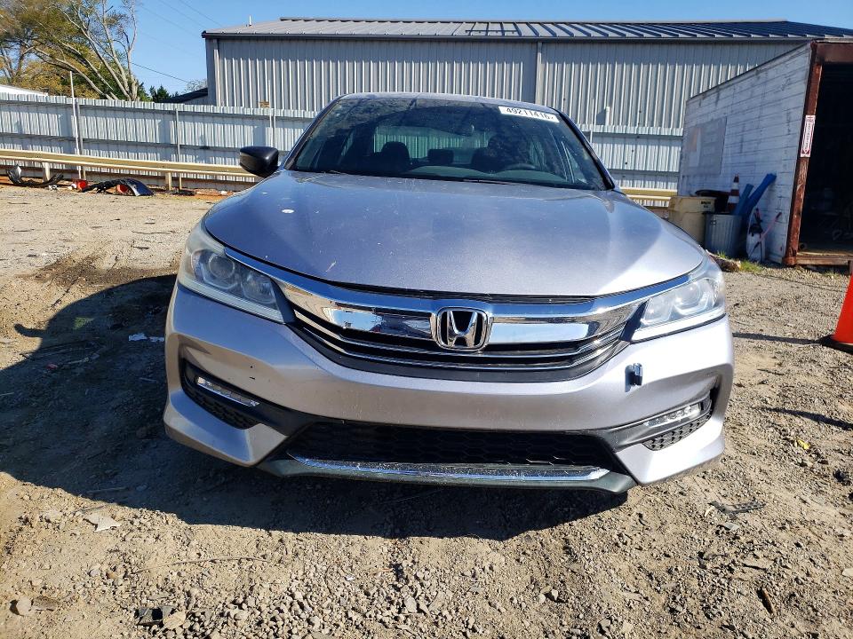 Продажа на аукционе авто 2017 Honda Accord, vin: 1HGCR2F15HA182512, номер лота: 49211416