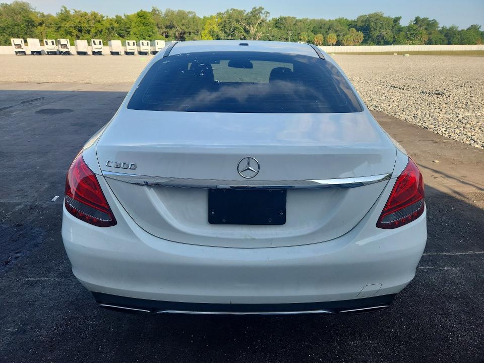 50573006 :رقم المزاد ، 55SWF4JB8GU158676 vin ، 2016 Mercedes-benz C مزاد بيع