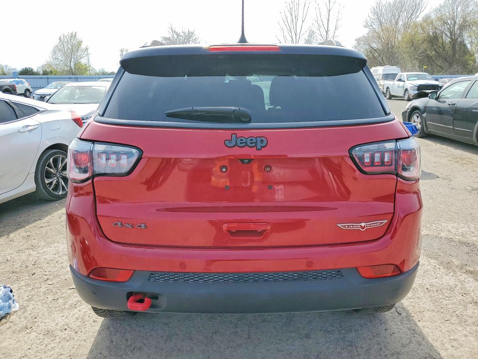 51156796 :رقم المزاد ، 3C4NJDDBXJT284280 vin ، 2018 Jeep Compass مزاد بيع
