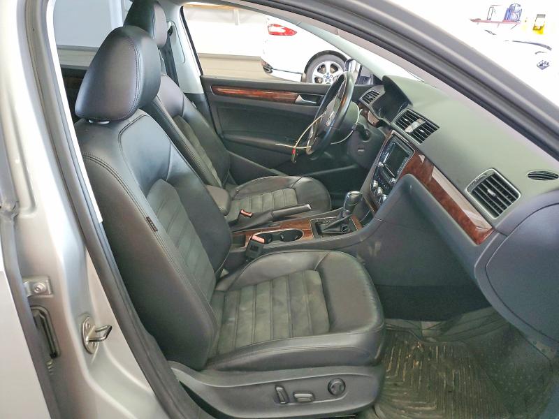 51522756 :رقم المزاد ، 1VWCN7A34DC074300 vin ، 2013 Volkswagen Passat مزاد بيع