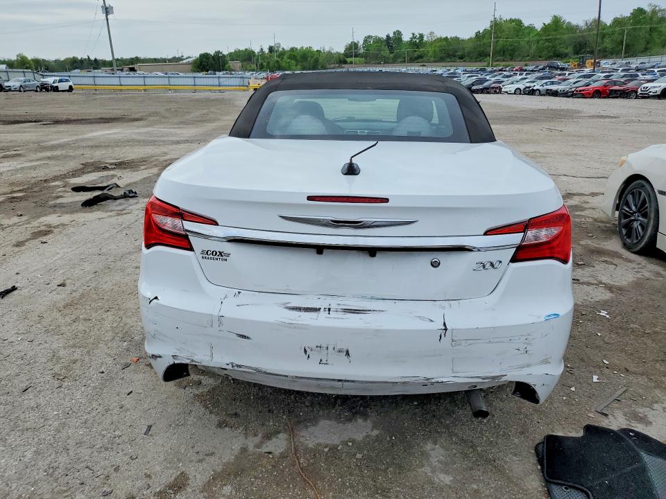 49305686 :رقم المزاد ، 1C3BCBEB4DN560106 vin ، 2013 Chrysler 200 مزاد بيع