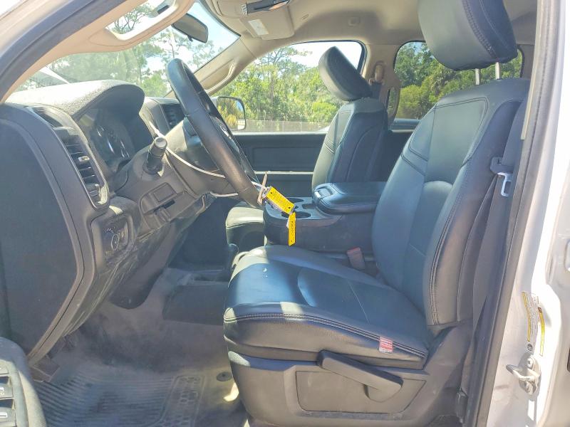 50066096 :رقم المزاد ، 3C6UR5HJ3KG590329 vin ، 2019 Ram 2500 مزاد بيع