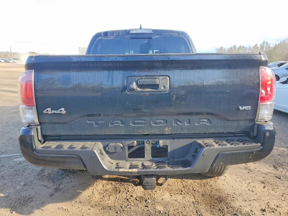 49679756 :رقم المزاد ، 5TFGZ5AN6JX122513 vin ، 2018 Toyota Tacoma مزاد بيع