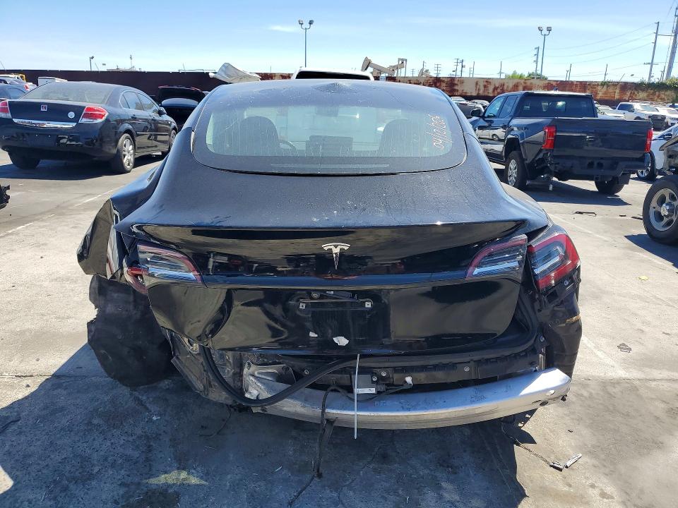 50366916 :رقم المزاد ، 5YJ3E1EA5JF098774 vin ، 2018 Tesla Model 3 مزاد بيع