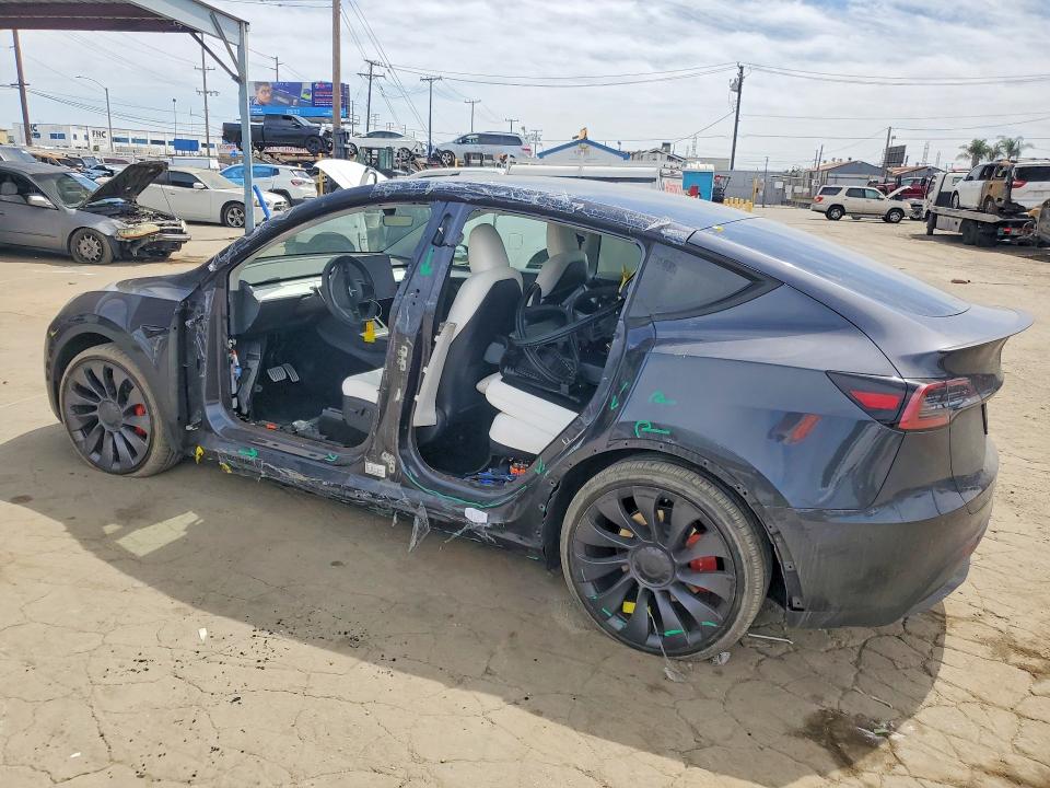 48673506 :رقم المزاد ، 7SAYGDEF0RF161677 vin ، 2024 Tesla Model Y مزاد بيع